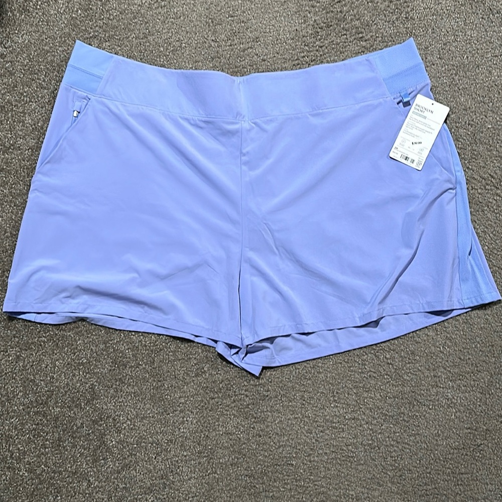 NWT Athleta Brooklyn Short size 26